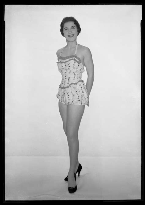 19 Fascinating Vintage Studio Photos of Women in Their Super Sexy '50s ...