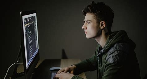 Charles Babbage: The Inventor of the First Mechanical Computer ...