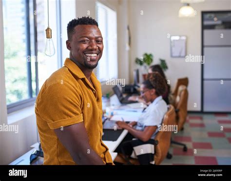 Black Business Person 的图像结果