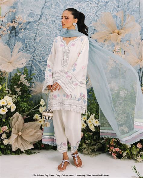 Nainpreet : Your Home for Top Designers – Nainpreet - The Collective