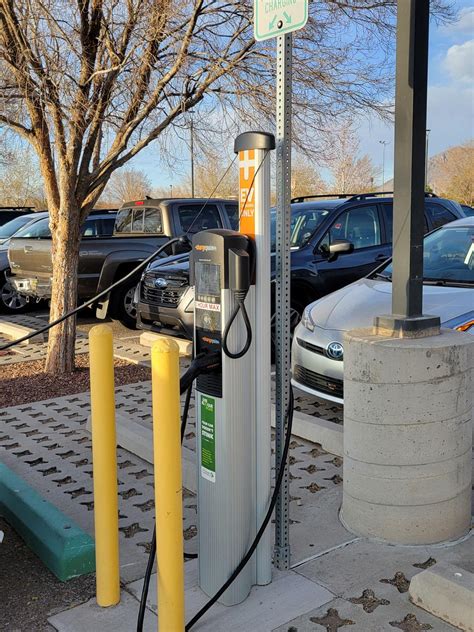 North Domingo Baca Multigenerational Center | Albuquerque, NM | EV Station