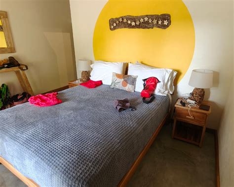 TIKI LODGE BAR & RESTAURANT (Santa Catalina) - Hostel Reviews, Photos ...