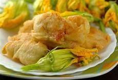 pastella fiori di zucca fiori di zucca o di zucchina due ricette green it pastella fiori di zucca fiori di zucca o di zucchina due ricette green it