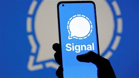 Signal vs WhatsApp.