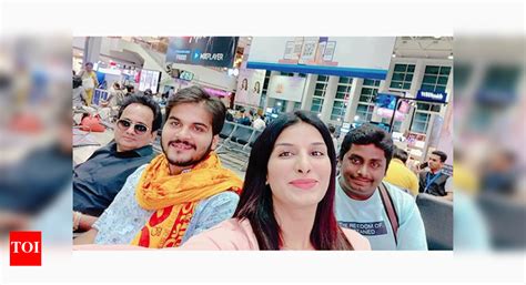 Poonam Dubey and Arvind Akela Kallu leave for Bhopal to shoot their ...