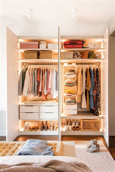 3 maneras de guardar los vestidos largos y otras prendas de verano