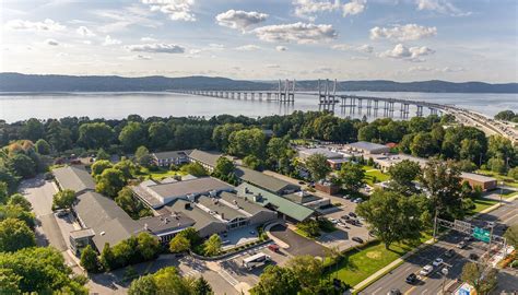 SLEEPY HOLLOW HOTEL (Tarrytown) - Hotel Reviews, Photos, Rate ...