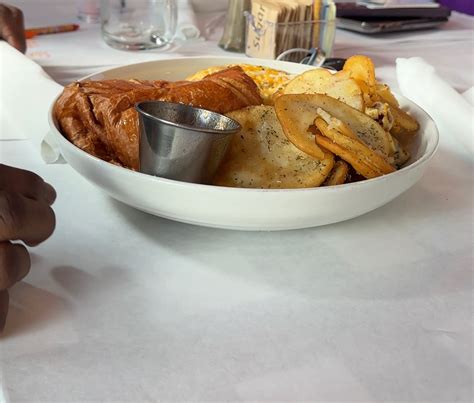 The Best Brunch in Atlanta Part 2 - Peach Twists