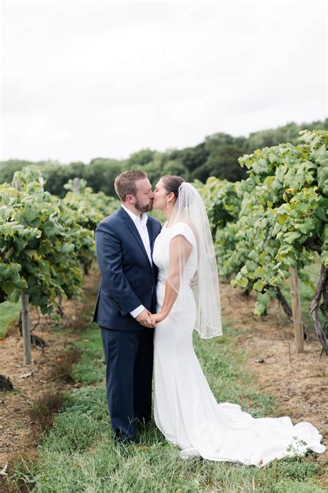 A Classic Put in Bay Winery Ohio Wedding — The Overwhelmed Bride ...