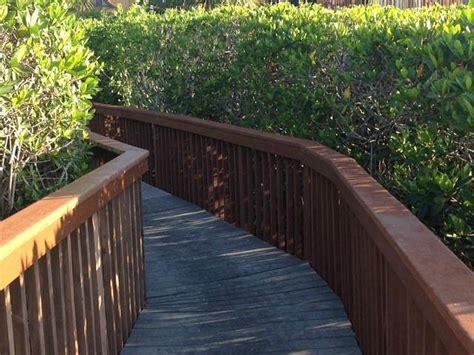 SIGNAL INN BEACH & RAQUETBALL, INC. (Sanibel Island) - Apartment ...