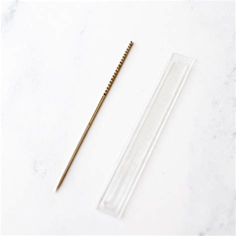 Snag Nab-It Thread Grabber - Stitched Modern