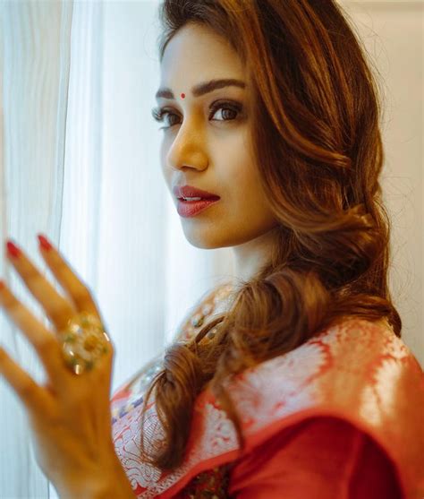 Actress Nivetha Pethuraj latest and cute photos going viral in internet ...
