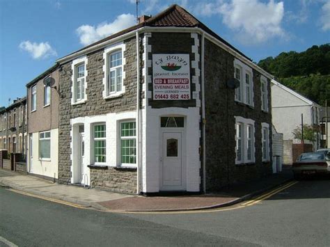 TY GWYN GUEST HOUSE (Pontypridd) - B&B Reviews & Photos - Tripadvisor