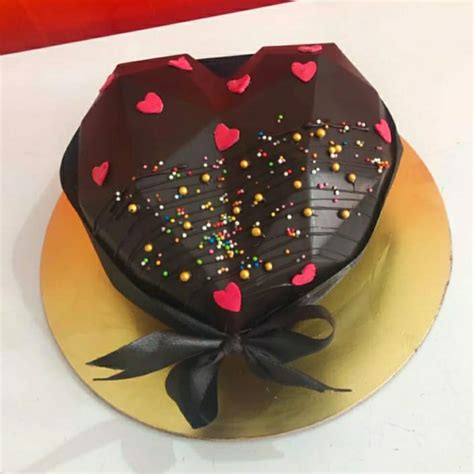 Buy/send Lovely Chocolate Pinata Cake order online in Vijayawada ...