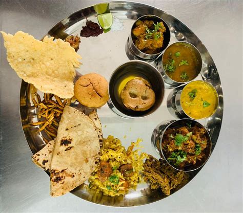 Rajasthani Theme Lunch : Rajwadi - Padharo Mhare Des | Ihmct