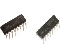 Technical hut L293D Motor Driver IC with ULN 2003 IC Educational ...