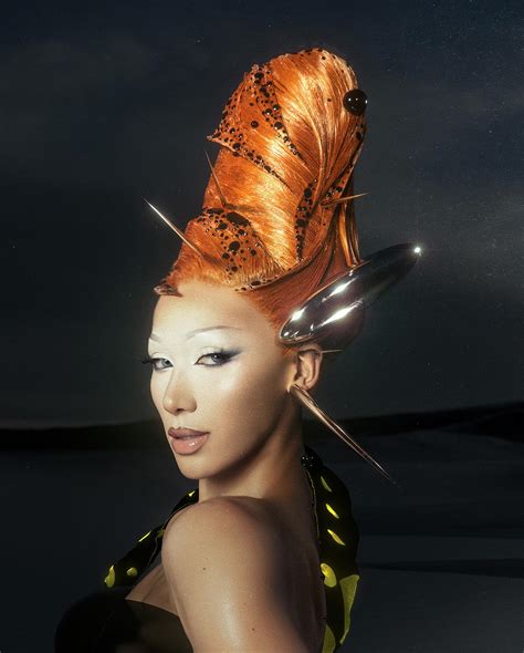 Plastique Tiara Nudes