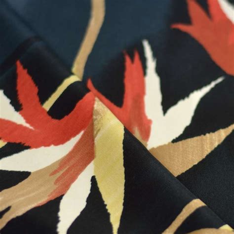 Tissu fluide | gris et rouge | grandes fleurs - A&A Patrons