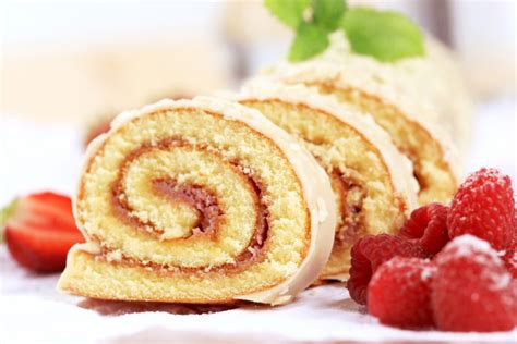 [What’s Cooking] Enjoy Some Sweet Indulgence with Homemade Swiss Rolls ...