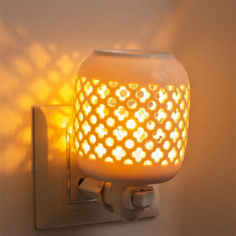 Buy Hobart Ceramic Plug-In Burner from Home Centre at just INR 799.0