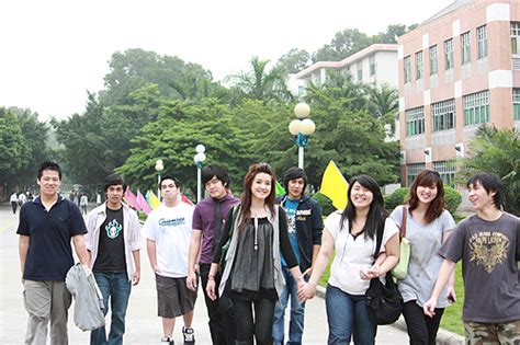 【光影档案】外国留学生的中国式生活-广东外语外贸大学新闻中心