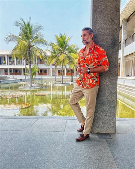 Decoding Tarun Raj Arora AKA Anshuman From Jab We Met’s Hot Dad Fashion