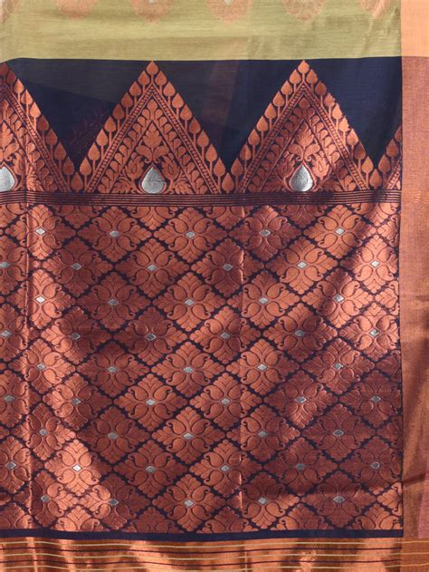 Ecru Cotton Blend Handwoven Saree With Nakshi Designs – Charukriti