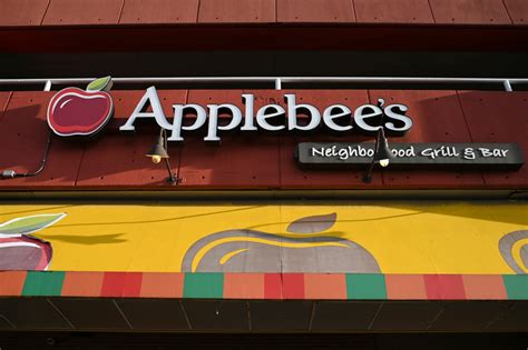 What time does Applebee's open and close on Veterans Day 2024? What you ...