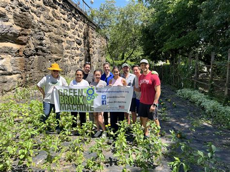 Madison Volunteers with Green Bronx Machine - Madison International Realty