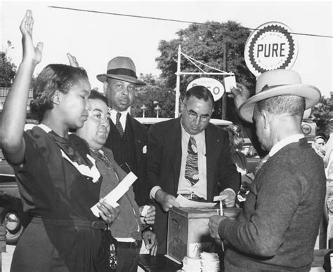 Black Person Voting 的图像结果