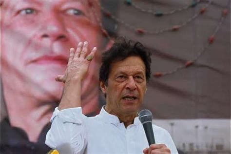 Pak cabinet rushes out draft bill on COAS extension