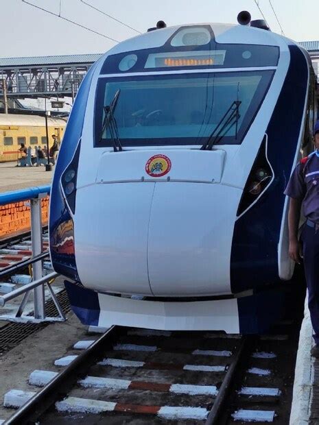 Hubballi Vande Bharat Train: 5 ಗಂಟೆಗಳಲ್ಲಿ ಬೆಂಗಳೂರಿನಿಂದ ಹುಬ್ಬಳ್ಳಿ ...