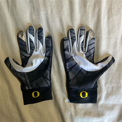 Nike & Oregon Ducks Football Gloves #Nike #UofO... - Depop