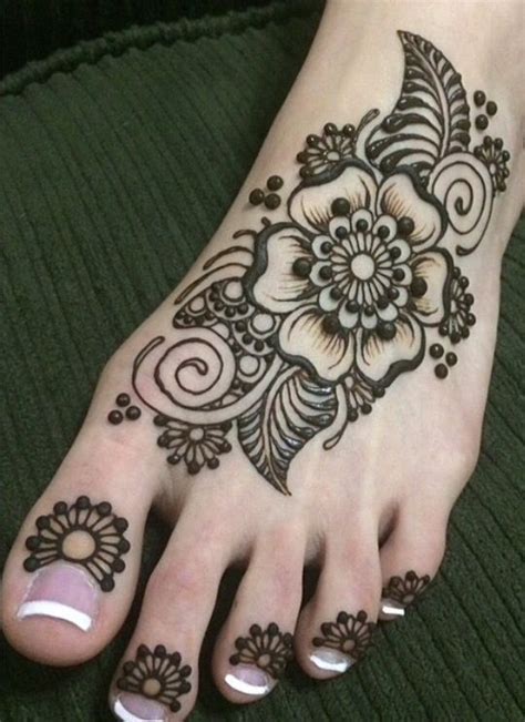 Simple Easy Foot Mehndi Design – Stylish & Minimal Patterns – Hello ...