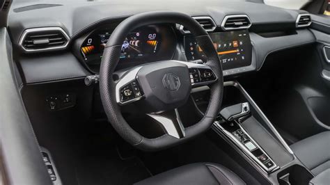 MG ZS 2024: analizamos el interior del SUV barato