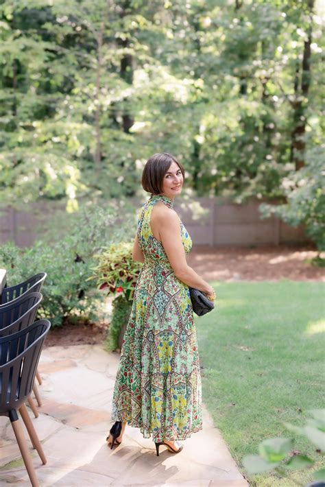 Petite Wedding Guest Dresses: Find the Perfect Transitional Look