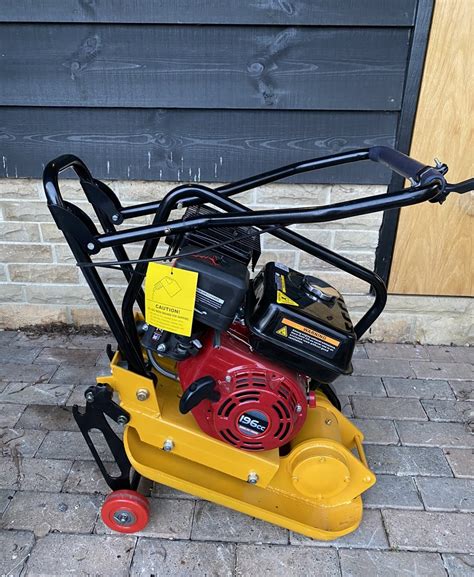 Using a Wacker Plate UK 的图像结果