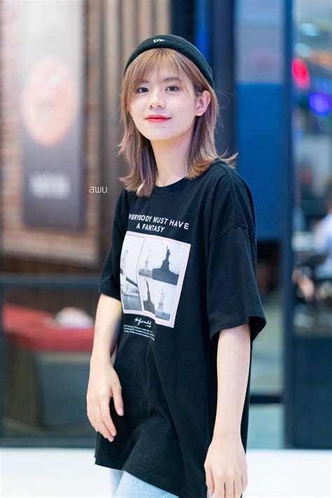 ปักพินโดย Aam Redfoo ใน wee | ผู้หญิง, น่ารัก, คนดัง