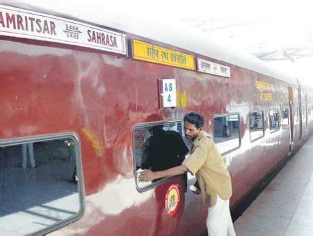 Ten new Garib Raths, 53 other new trains to run on tracks: Lalu Prasad ...
