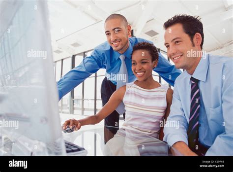 Business Person Using Computer 的图像结果