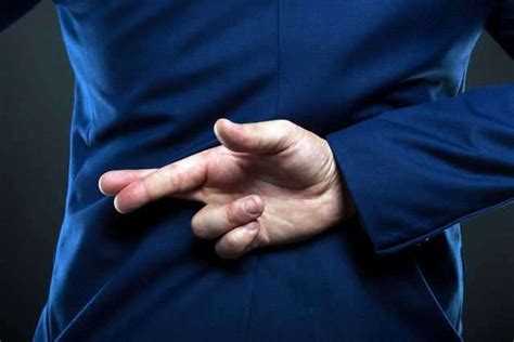 Are you dating a pathological liar? | Femina.in