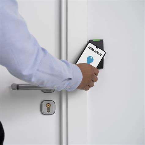 Przewodowe czytniki kart RFID do drzwi Incedo | ASSA ABLOY