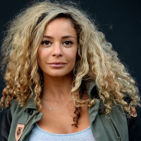 Fajah Lourens zou het moederschap nu anders hebben aangepakt