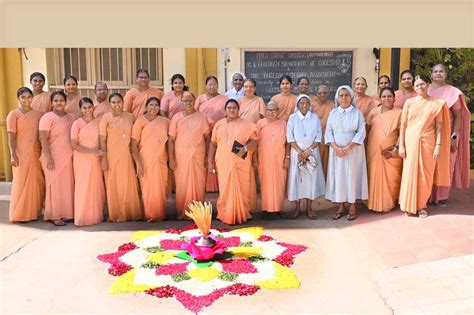 HOLY CROSS COLLEGE - TRICHY