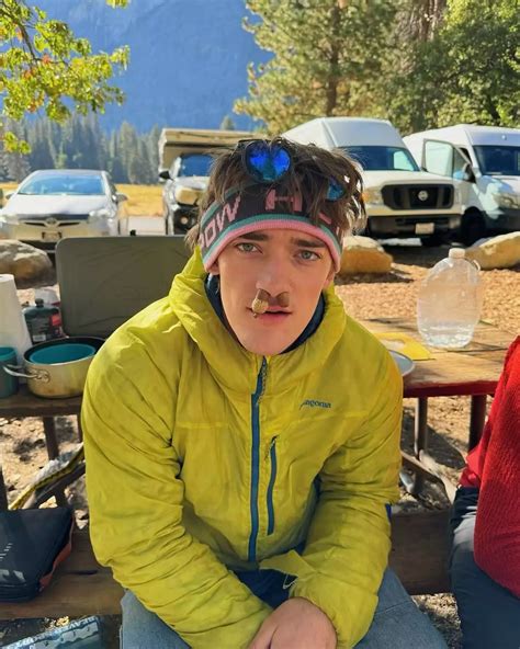 23-year-old TikTok star Balin Miller dies while livestreaming climb in ...