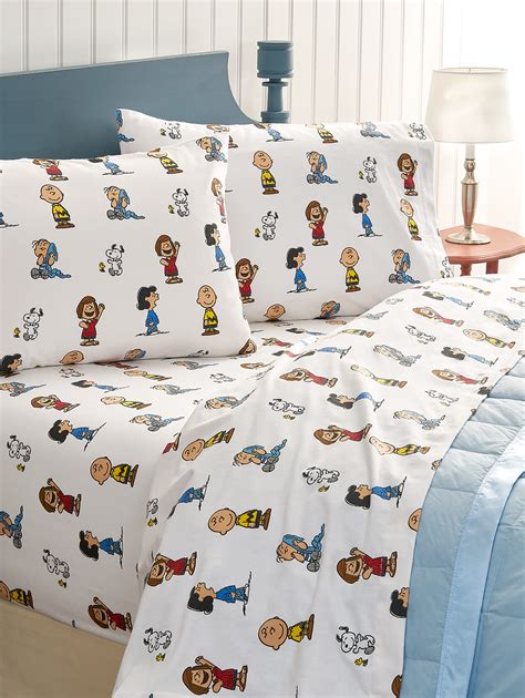 Peanuts Gang Portuguese Flannel Sheet Set | Flannel bedding, Sheet sets ...