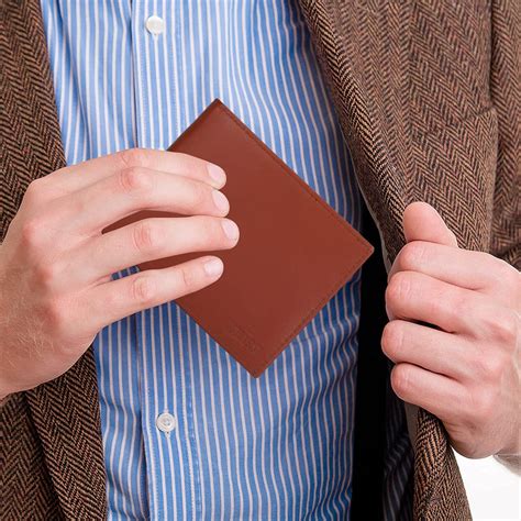 The Clownfish RFID Protected Genuine Leather Bi-Fold Wallet for Men ...