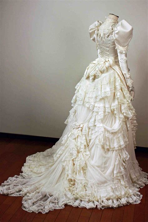 vintage wedding dresses 1700's | Antique wedding dresses, Vintage ...
