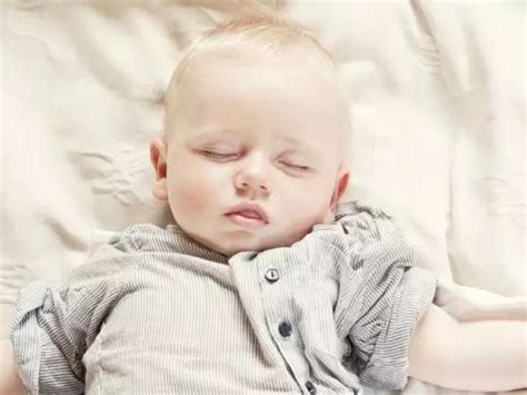宝宝很难哄睡觉？掌握这3个方法，帮助孩子轻松独立入睡 - 知乎