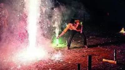Gujarat seller fined Rs 2.5k for mental agony as Firecrackers fizzle ...